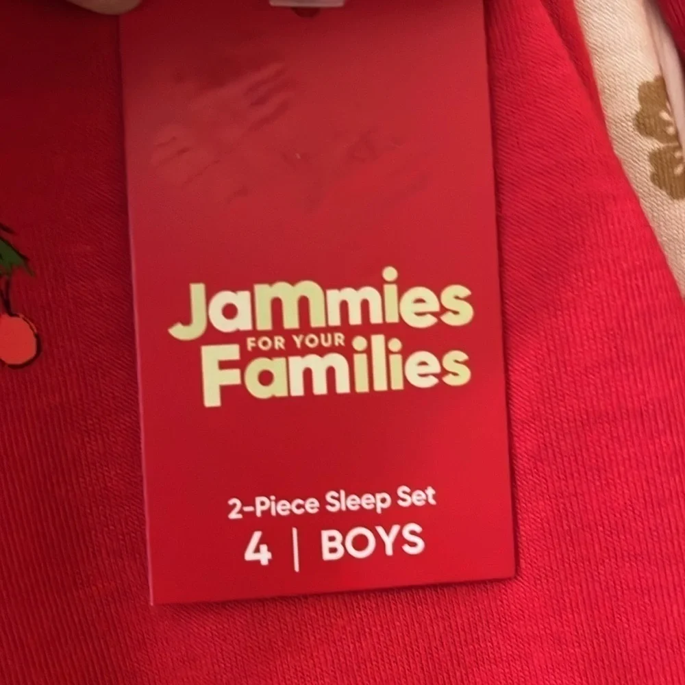 🆕Boys Santa Holiday Pajama 2-Piece Set Red and Cream Size 4